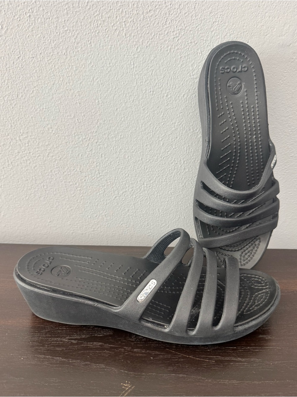 Crocs Womens Rhonda Slides Sandals Wedge Heel Black Synthetic Size 6
